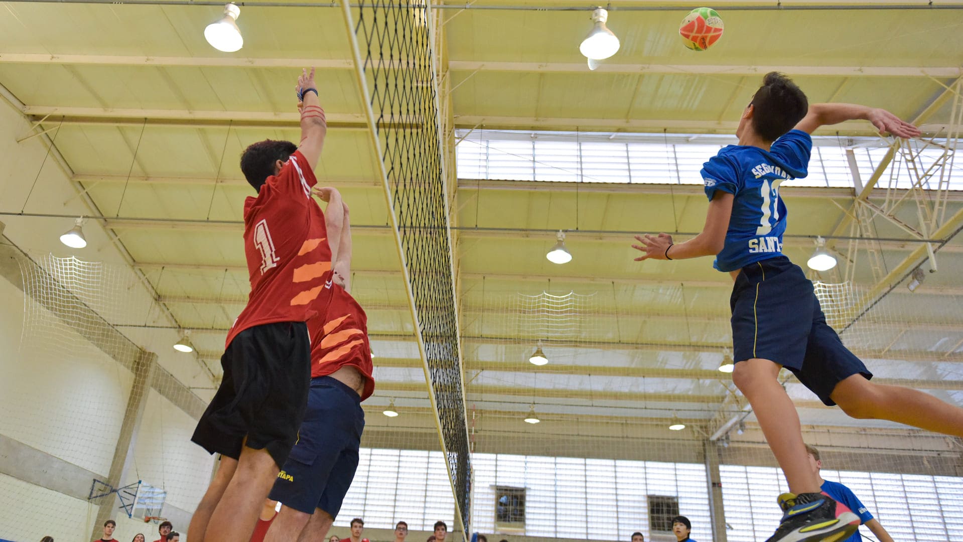 Durante a Gincana Esportiva 2022 em Valinhos, os alunos participaram de jogos de Basquete, Circuito de Habilidades, Futsal, Handebol e Vôlei.