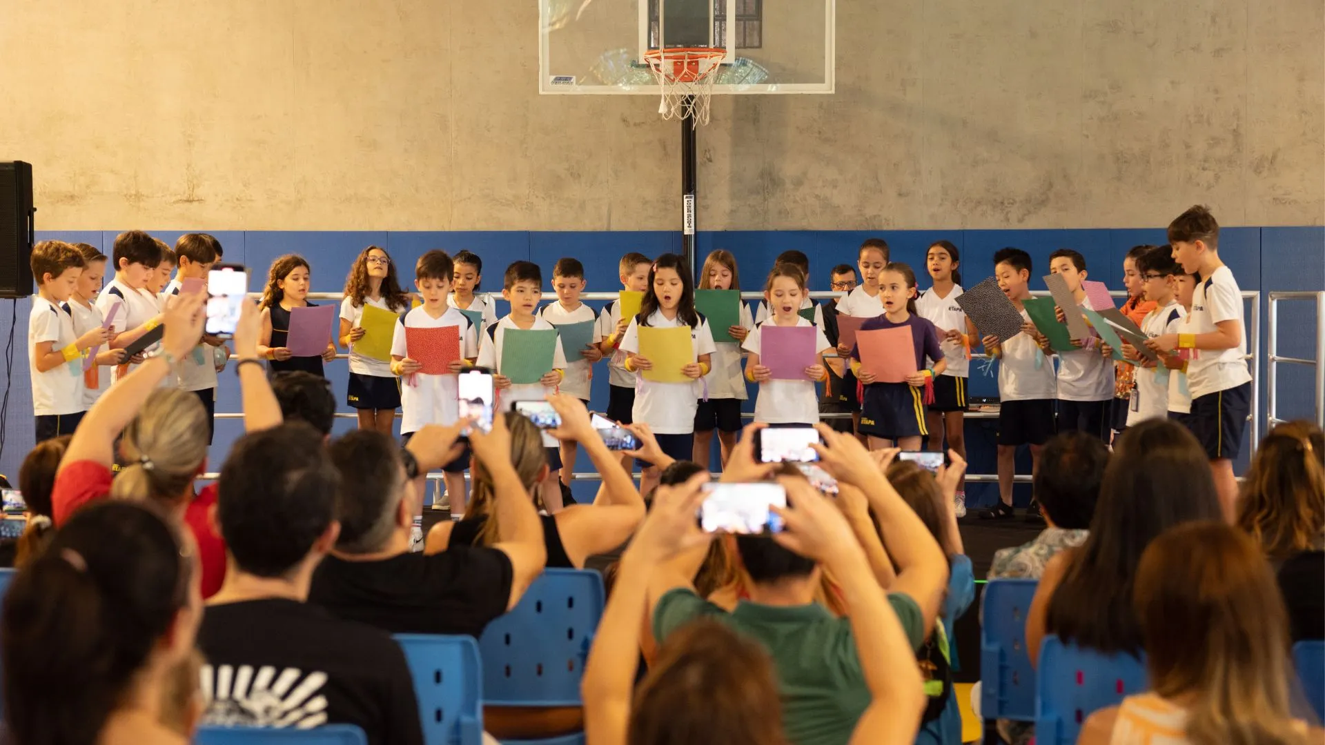 Alunos da Educação Infantil e Ensino Fundamental I do Colégio Etapa participam do Encontro Artístico-Literário Vila Mascote 2023. 